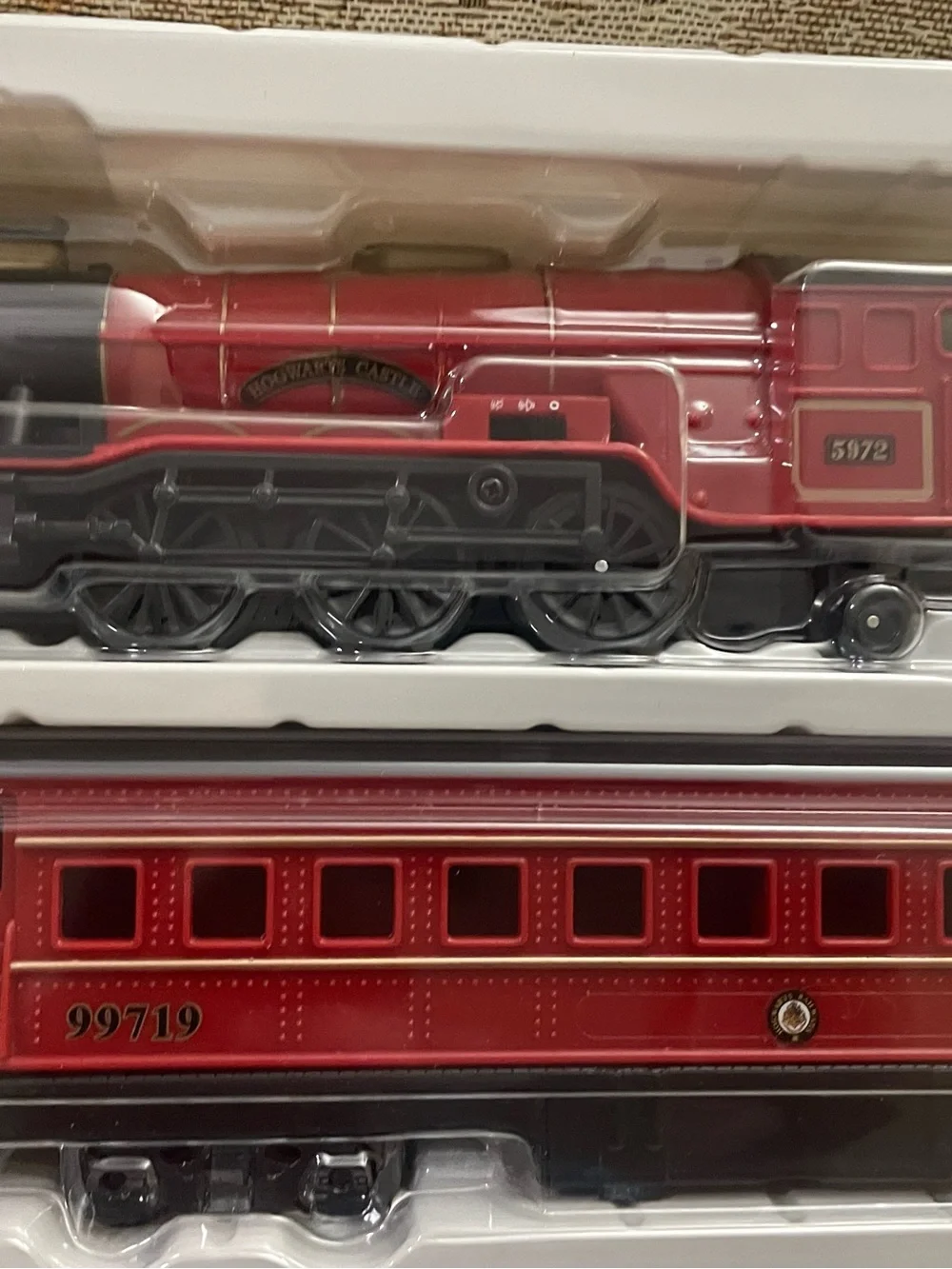 Harry Potter Hogwarts Express Train Set Lionel NEW